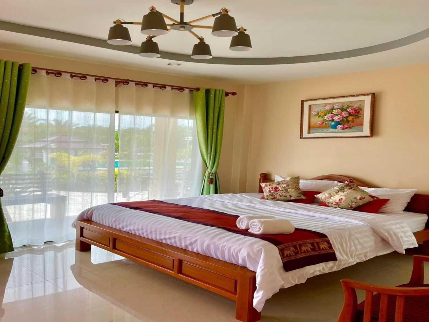 Capital O 75518 Baan Rose Resort Ao Luk Exterior foto