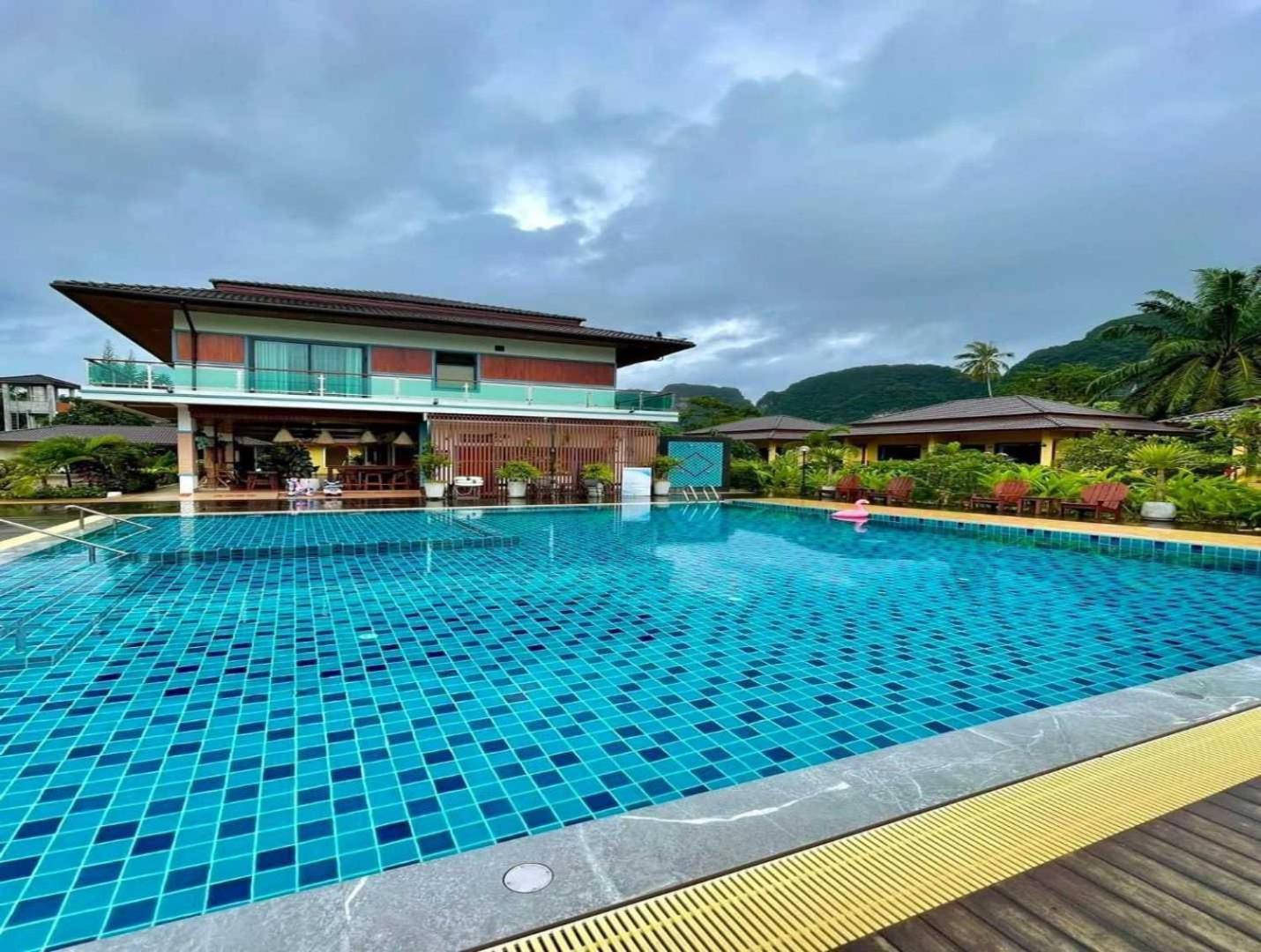 Capital O 75518 Baan Rose Resort Ao Luk Exterior foto